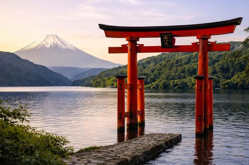 Discover Hakone: Japan’s Mountain Escape of Hot Springs, Lake Views, and Mount Fuji