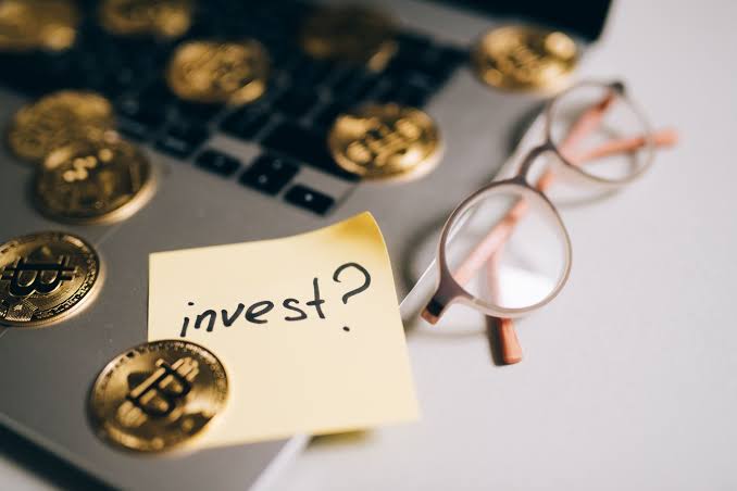 Bitcoin Falls Below $60,000: What's Behind the Latest Cryptocurrency Sell-Off?