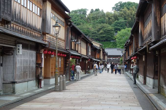Discover Kanazawa: Japan's Hidden Gem of Gardens, Samurai History, and Culture
